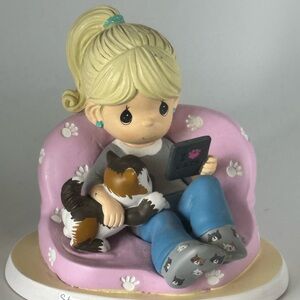 Precious Moments Figurine cute girl with kitten